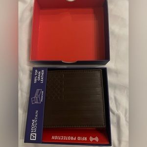 Stone Mountain Patriotic US Flag Men's Bifold BROWN Leather RFID Wallet $49.99